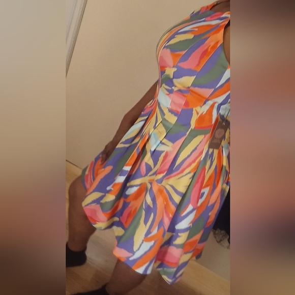 Super CUTE Vince Camuto printed sleeveless dress - Picture 8 of 16